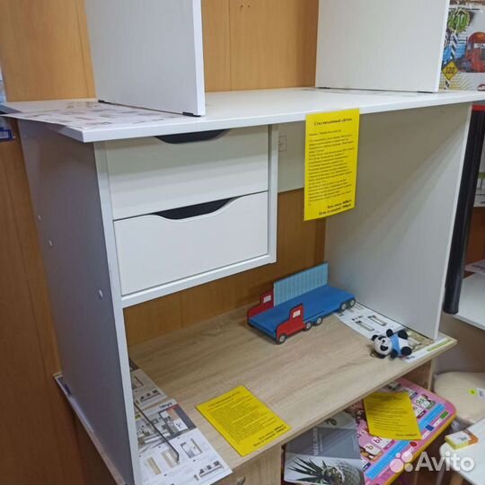 Стол письменный новый