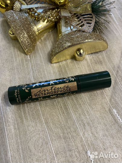 Новогодние подарочные наборы Yves Rocher