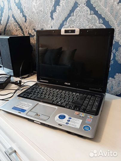 Ноутбук asus