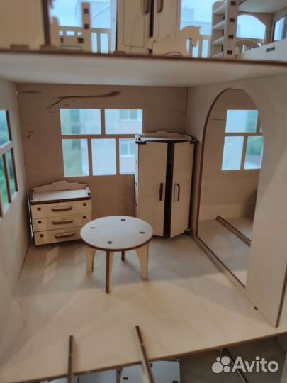 Игрушечный домик деревянный