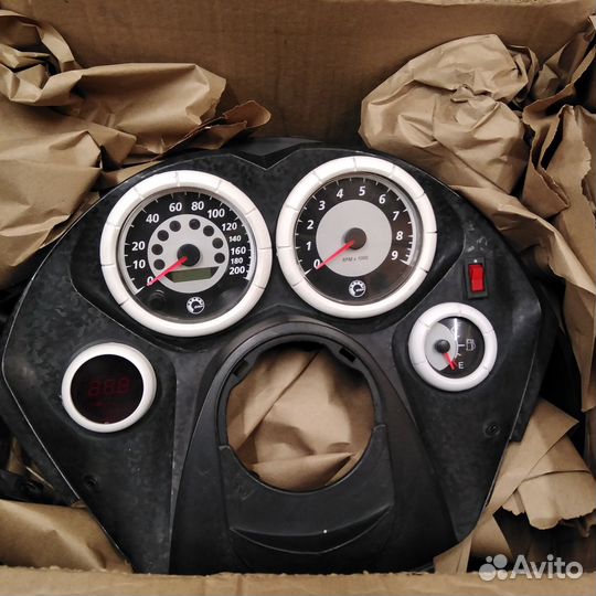 Пластик приборной панели ski-doo