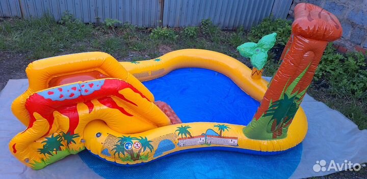 Надувной бассейн с горкой
