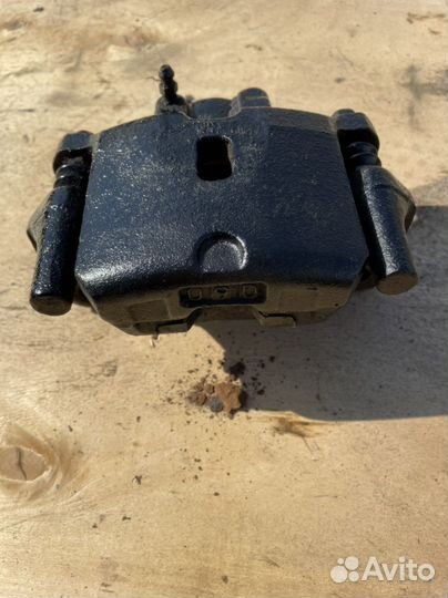 Паджеро 3 суппорт задний