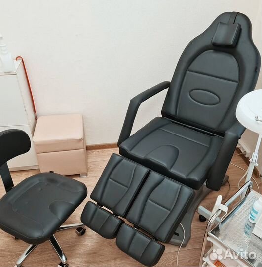 Педикюрное кресло с электроприводами