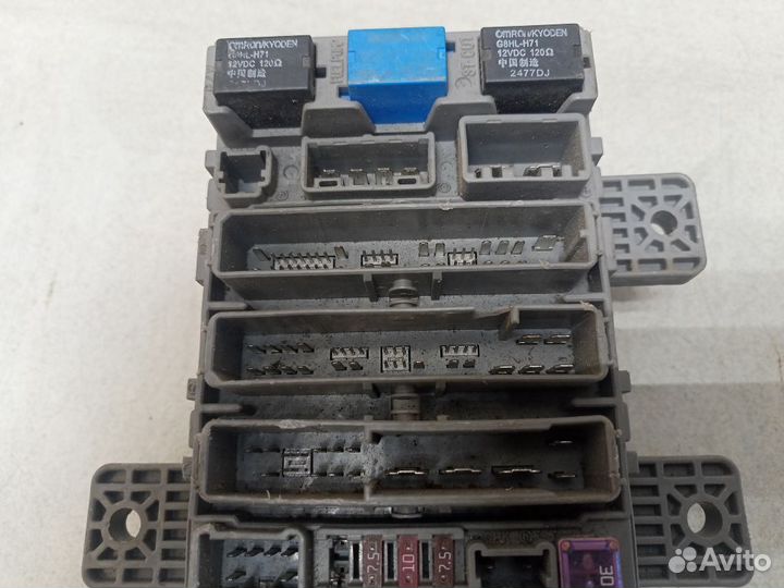 Блок предохранителей 38200smgs23