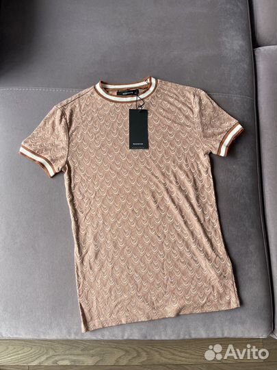 Футболка reserved