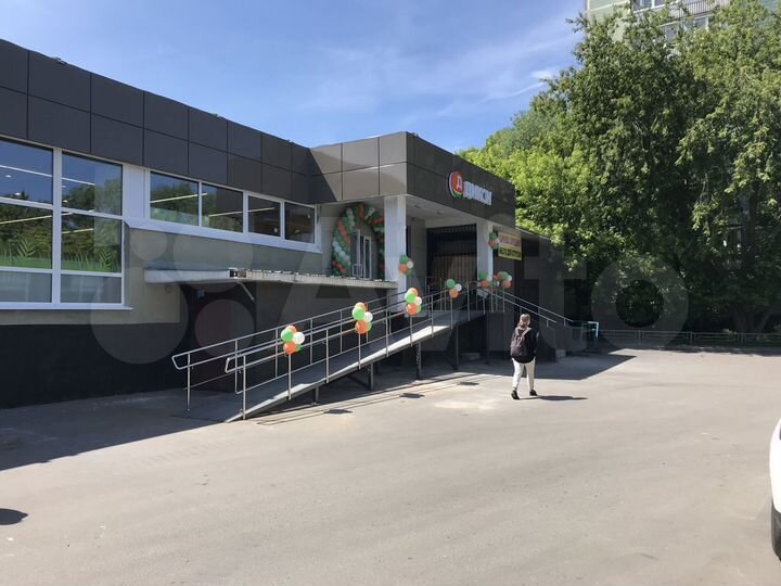 Торговое помещение, 425 м²