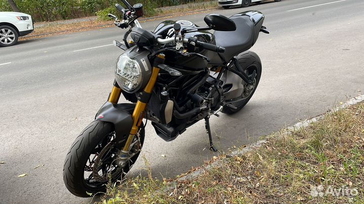 Ducati monster 1200S