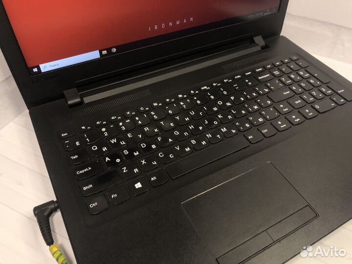 Классный ноутбук Lenovo FullHD экран