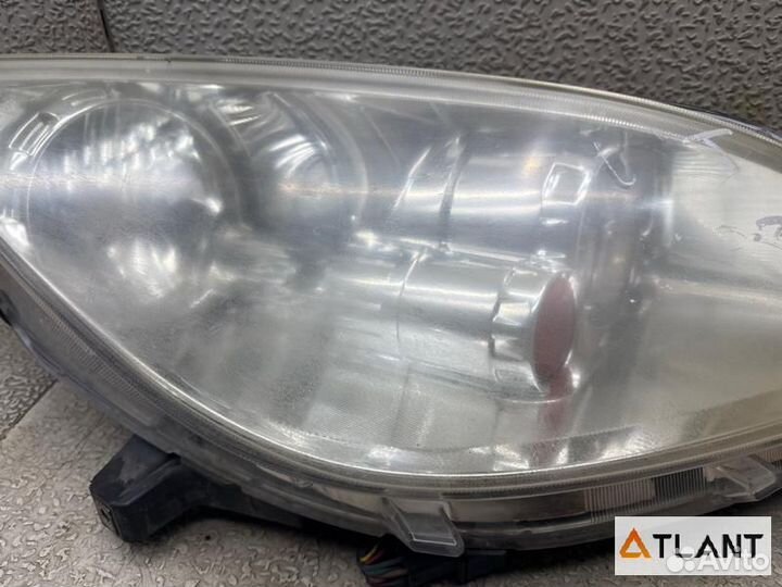 Фара передняя правая mitsubishi colt plus