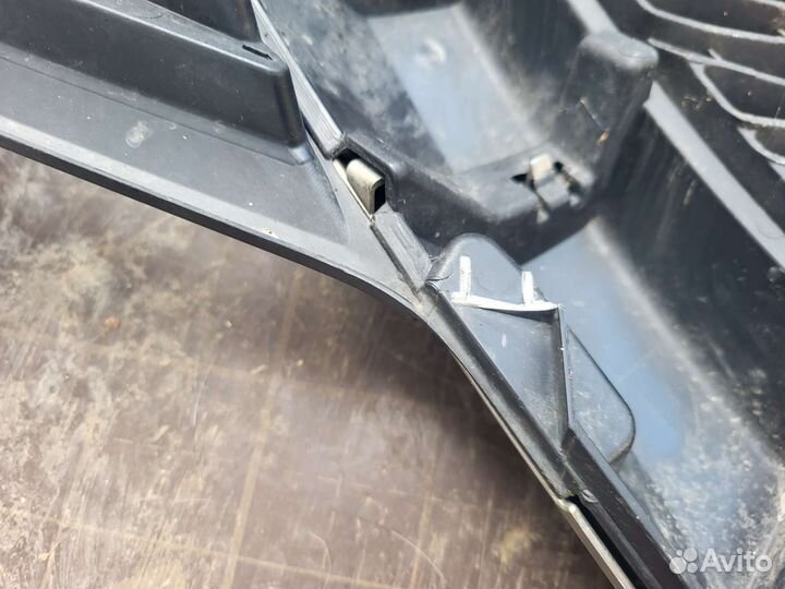 Решетка радиатора передняя Nissan X-Trail 3 T32