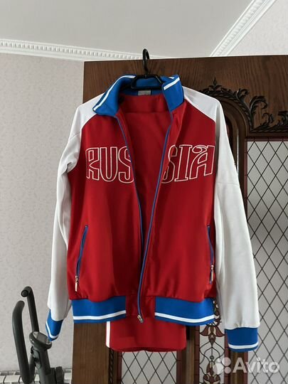 Спортивный костюм женский