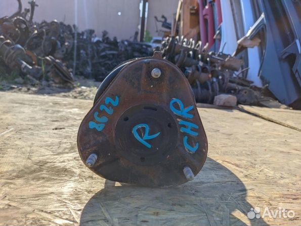 Стойка амортизатора Toyota C-HR