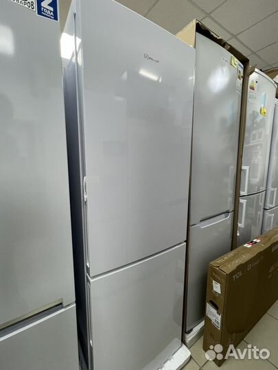 Холодильник Indesit ITR 4180W Новый