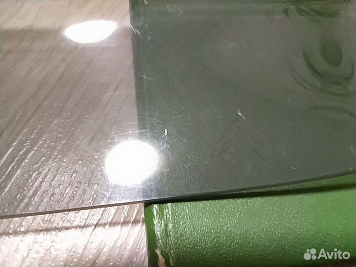 Ветровик (дефлектор) правый на Ситроен С4 хэтчбек