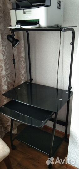 Стол компьютерный стекло, в подарок лампа-прищепка