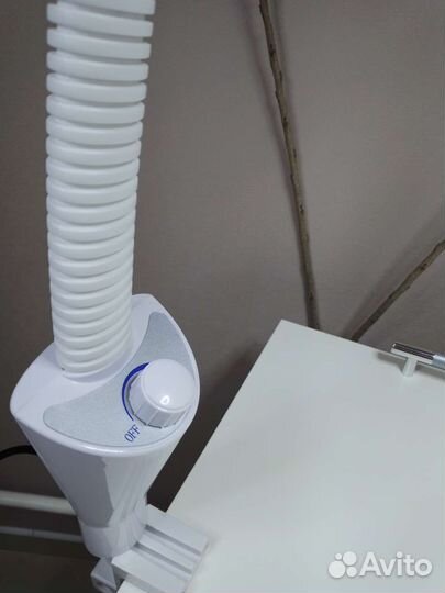 Лампа лупа на струбцине