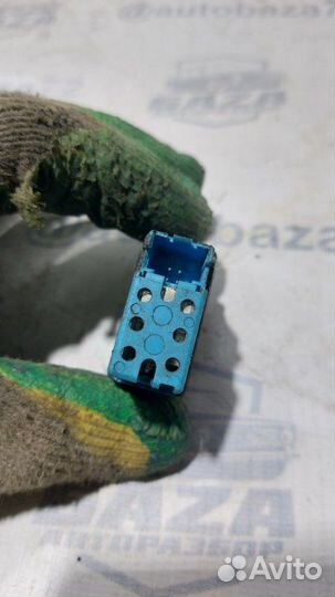 Кнопка обогрева сидений Bmw 7-Series E32 M30B30