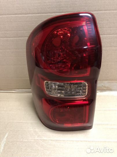 Фонарь задний левый Тойота Рав 4