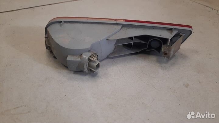 Фонарь задний в бампер Mitsubishi Outlander