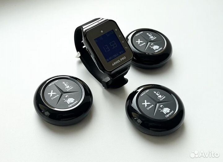 Кнопка вызова официанта с часами в кальянную