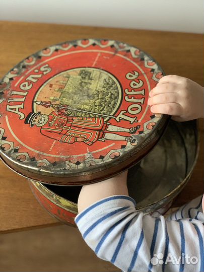 Большая жестяная коробка СССР