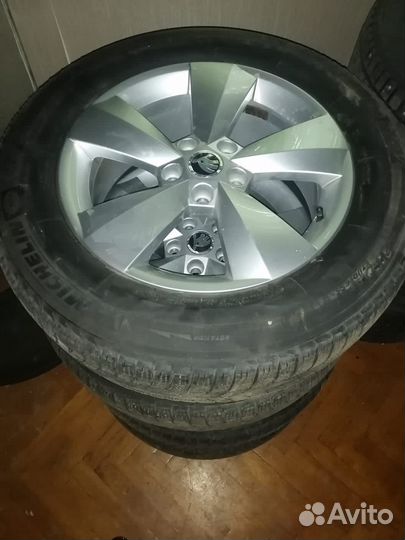 Michelin X-Ice 2 215/65 R17 99T