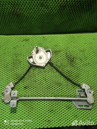 Стеклоподъемник механический правый Калина