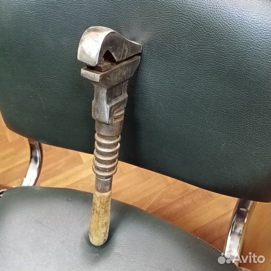 Старинный разводной ключ