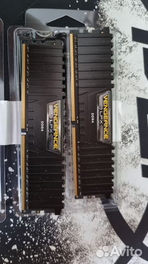 Оперативная память Corsair Vengeance LPX CMK16GX4M