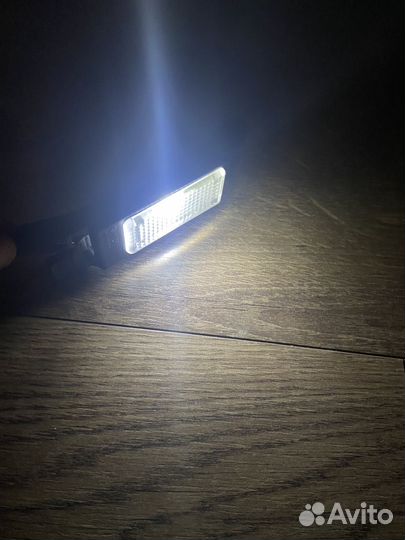 Оригинальная подсветка ног задних пассажиров VAG