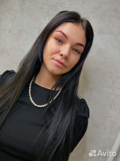 Модель на брови