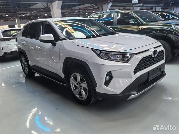 Toyota RAV4 2.5 AT, 2021, 32 000 км