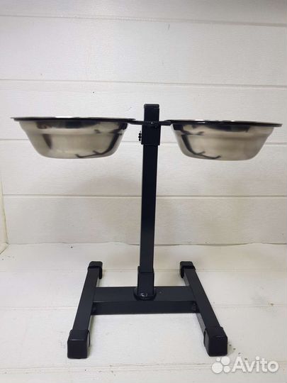 Подставка с мисками