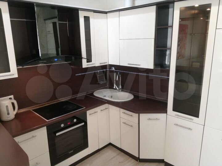 2-к. квартира, 70 м², 8/14 эт.