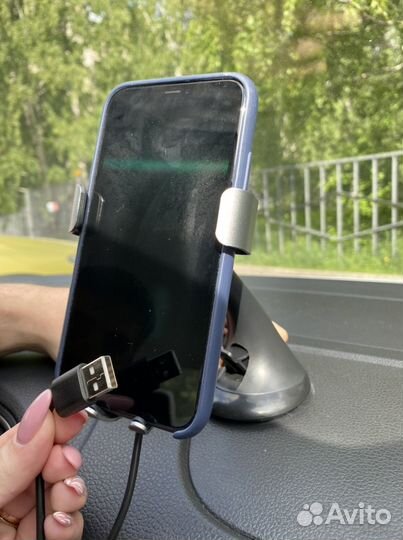 Подставка для телефона в машину
