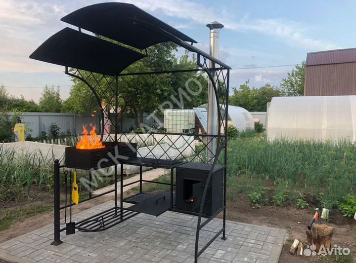 Мангал с крышей