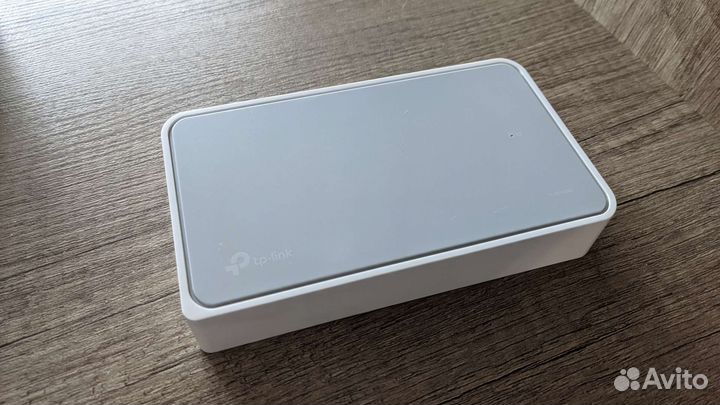 Настольный коммутатор с8портами 100Мбит/с