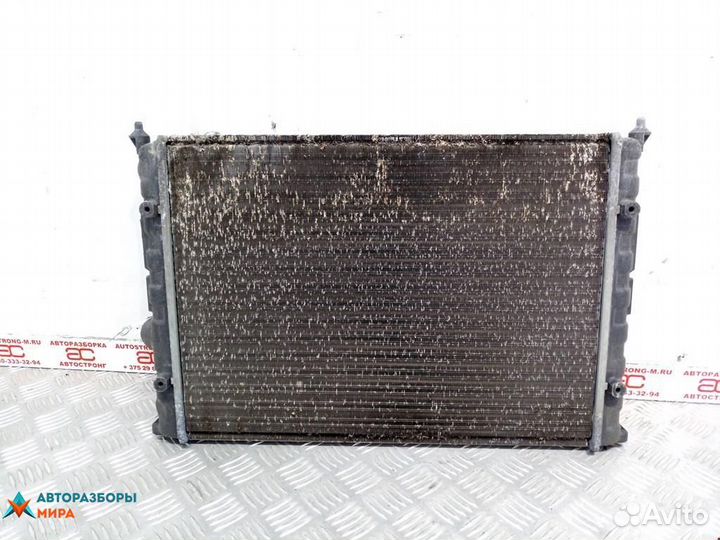 Радиатор (основной) Volkswagen Golf 1993