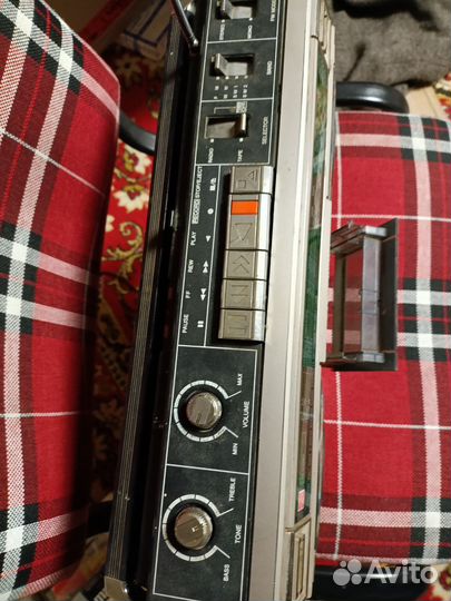 Кассетный магнитофон