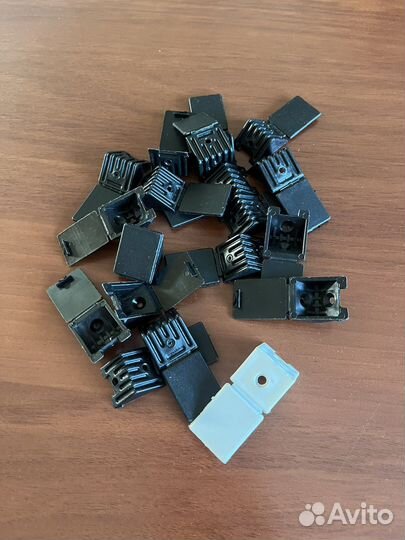 Угол мебельный пластиковый