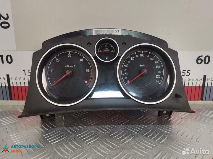 Щиток приборов (приборная панель) Opel Zafira