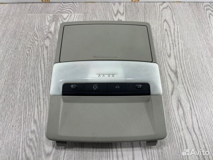 Плафон подсветки салона передний Mitsubishi