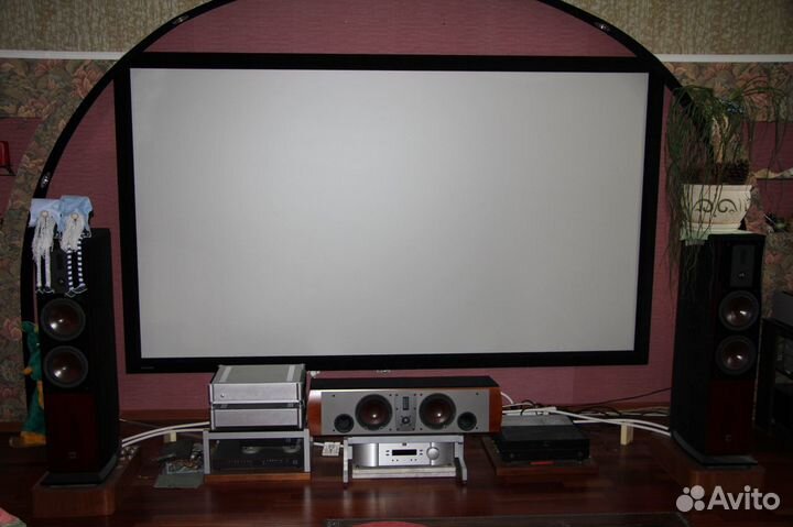 Projecta HomeScreen Deluxe126/ALR Black Crystal