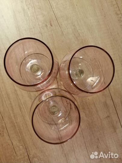 Три рюмки (фужера, бокала) из цветного стекла