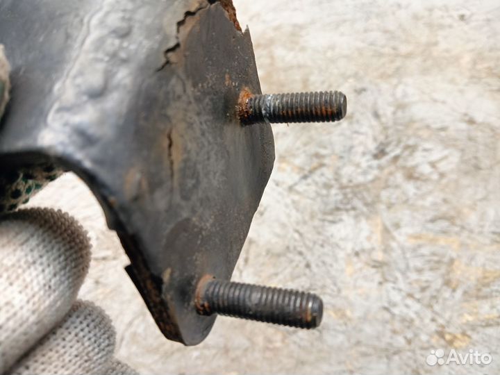 Кронштейн крепления трубопровода scania G480CA