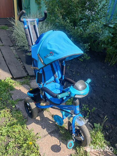 Детский трехколесный велосипед с ручкой