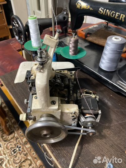 Швейная машина оверлок