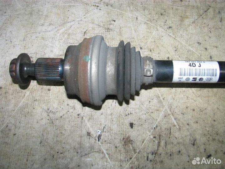 Полуось задняя правая VW Tiguan 2007-2011