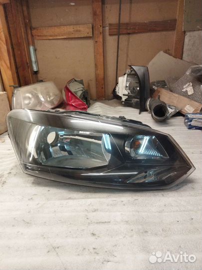 Фара правая Volkswagen Polo 5 12